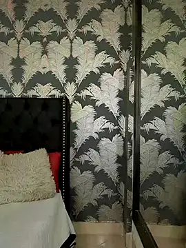 Aurora Luxx online show from 06.18.26