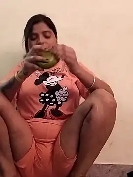 Snapshot of Missridhi chatting on 06.24.26 Missridhi online show from 06.24.26
