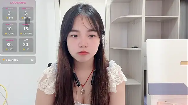 Snapshot of hellokiki99 chatting on 06.14.26 hellokiki99 online show from 06.14.26