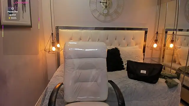 zara moon1 online show from 06.18.26
