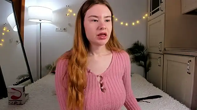 Snapshot of SonyaBabyn chatting on 02.12.25 SonyaBabyn online show from 02.12.25