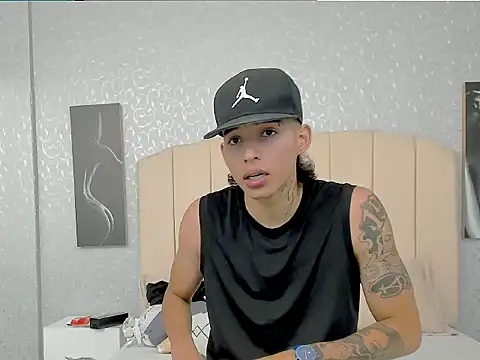 NoahThomson1 online show from 06.13.26