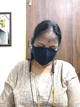 Snapshot of Tamil_white_beauty chatting on 06.15.26 Tamil white beauty online show from 06.15.26