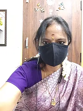 Snapshot of Tamil_white_beauty chatting on 07.18.26 Tamil white beauty online show from 07.18.26