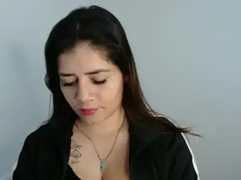 Snapshot of Luna_zoe chatting on 06.17.26 Luna zoe online show from 06.17.26