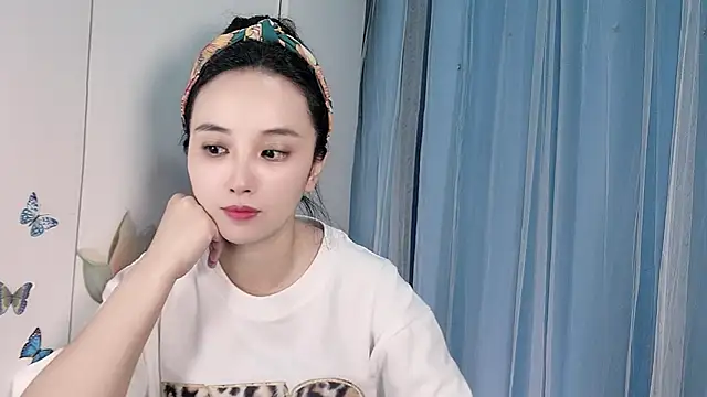 Snapshot of Yesqiko chatting on 06.26.26 Yesqiko online show from 06.26.26