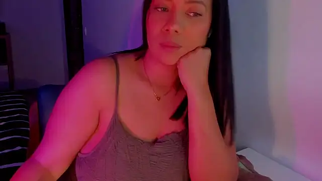 Snapshot of NicolePasqualott chatting on 04.25.26 NicolePasqualott online show from 04.25.26