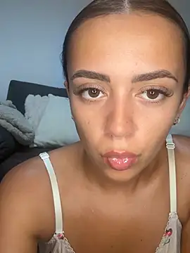 Snapshot of Harrietbronzex chatting on 07.23.26 Harrietbronzex online show from 07.23.26