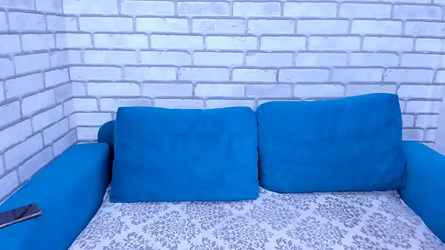 RoxyyLuxe online show from 06.25.26