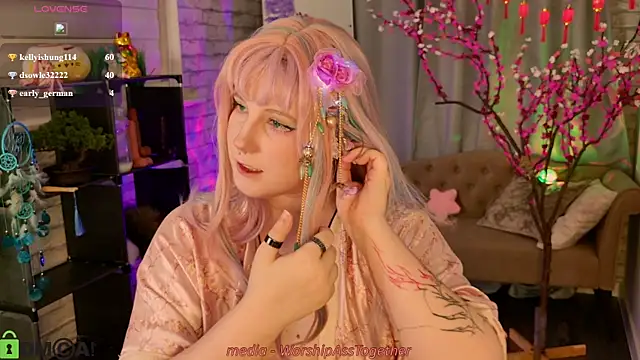Snapshot of Candy-yeah chatting on 07.30.26 Candy-yeah online show from 07.30.26