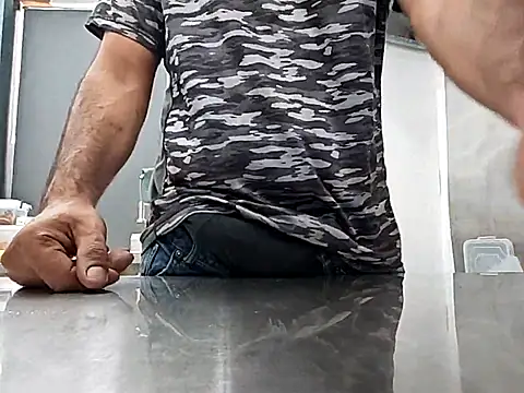 brownskinbull1 online show from 07.14.26