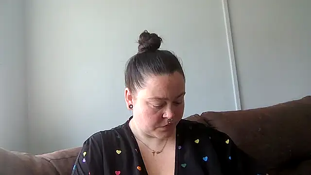 Snapshot of MysteriousAlaya chatting on 06.23.26 MysteriousAlaya online show from 06.23.26