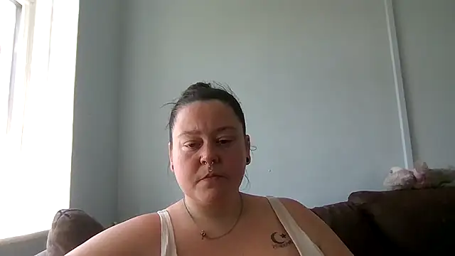 Snapshot of MysteriousAlaya chatting on 06.25.26 MysteriousAlaya online show from 06.25.26