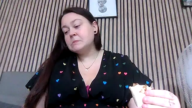 Snapshot of MysteriousAlaya chatting on 07.30.26 MysteriousAlaya online show from 07.30.26