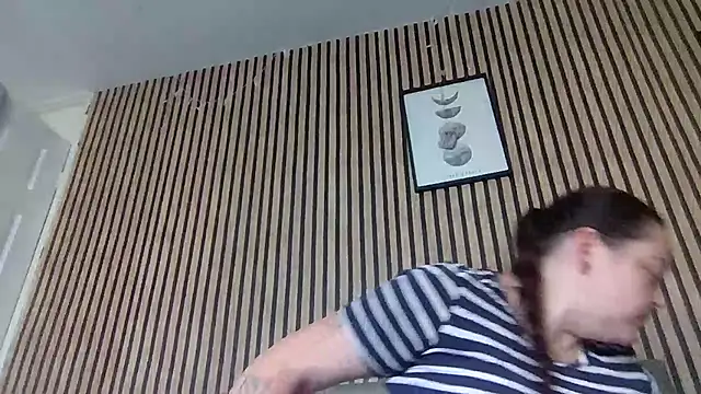 Snapshot of MysteriousAlaya chatting on 08.04.26 MysteriousAlaya online show from 08.04.26