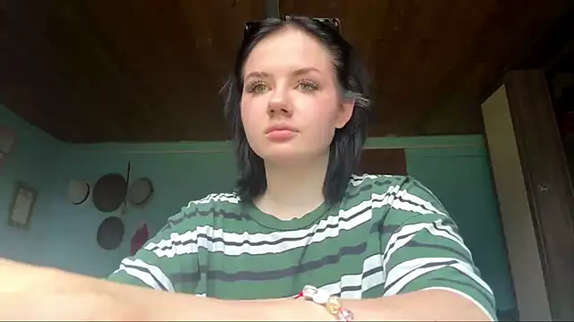 Snapshot of AnnelieseRamirel chatting on 06.19.26 AnnelieseRamirel online show from 06.19.26