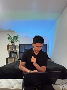 Snapshot of SantiLux_ chatting on 06.20.26 SantiLux online show from 06.20.26
