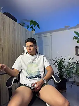 Snapshot of SantiLux_ chatting on 07.02.26 SantiLux online show from 07.02.26