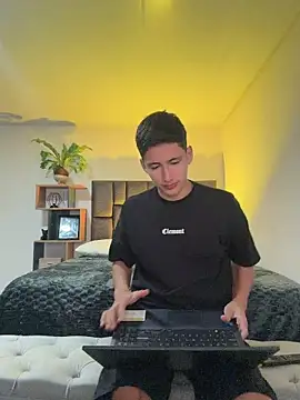 Snapshot of SantiLux_ chatting on 07.05.26 SantiLux online show from 07.05.26