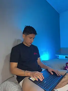 Snapshot of SantiLux_ chatting on 07.17.26 SantiLux online show from 07.17.26