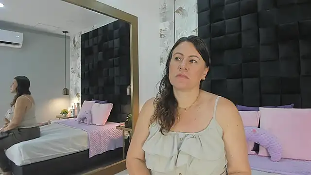 CharlotteG  online show from 07.05.26