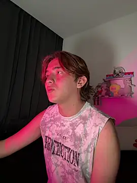 Snapshot of sweet_boyyy1 chatting on 08.06.26 sweet boyyy1 online show from 08.06.26