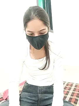 Snapshot of hot_renuu chatting on 06.19.26 hot renuu online show from 06.19.26