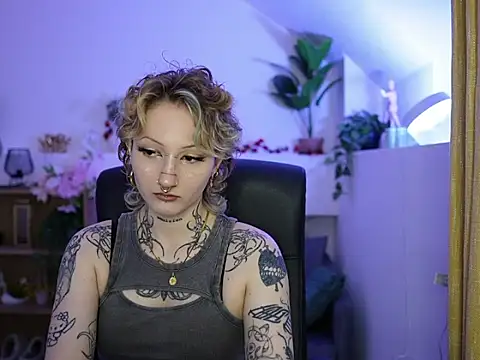 tattooedblondee18 online show from 06.22.26