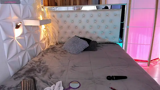 Snapshot of miss_alice_jones chatting on 07.29.26 miss alice jones online show from 07.29.26