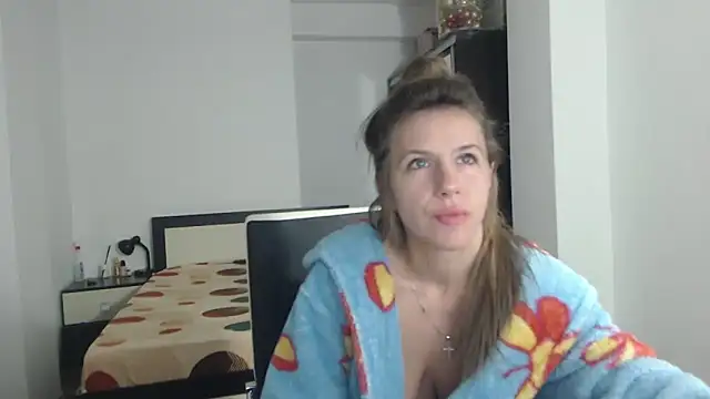 Snapshot of DedeSibel chatting on 03.13.25 DedeSibel online show from 03.13.25