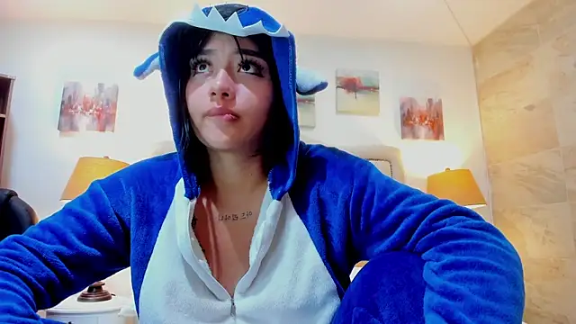 Luna black19 online show from 07.15.26