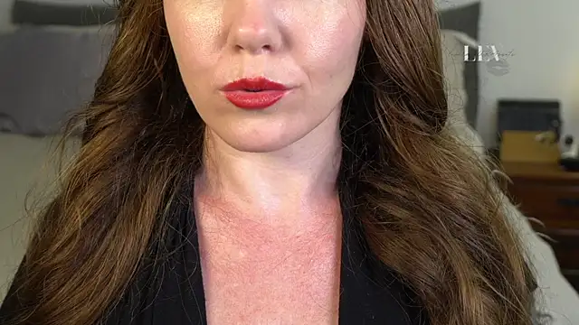 Snapshot of leverageurassets chatting on 09.09.25 leverageurassets online show from 09.09.25