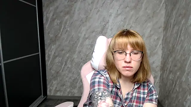 Reginasmilee online show from 03.08.25