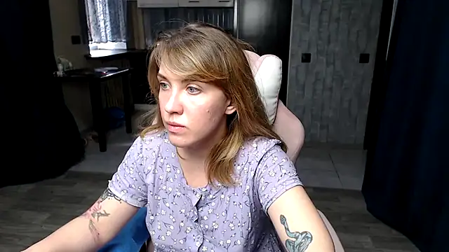 Reginasmilee online show from 09.22.25