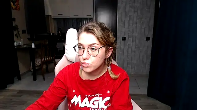 Reginasmilee online show from 09.27.25