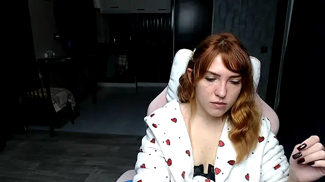 Reginasmilee online show from 10.22.25