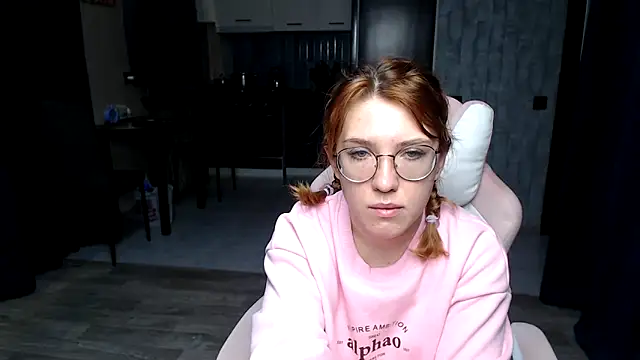 Reginasmilee online show from 11.10.25