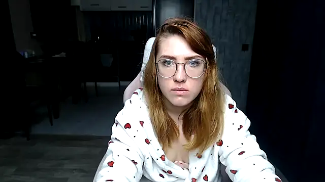 Reginasmilee online show from 11.21.25