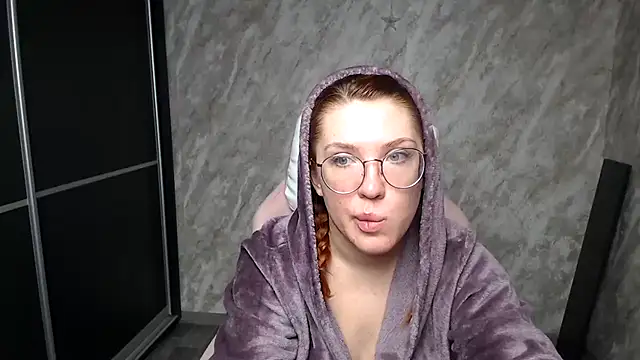 Reginasmilee online show from 02.16.26