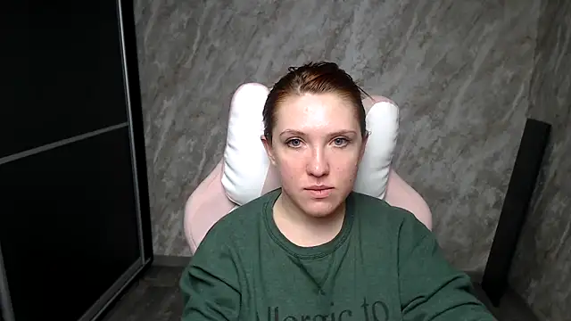 Reginasmilee online show from 02.19.26