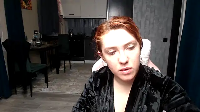 Reginasmilee online show from 04.07.26