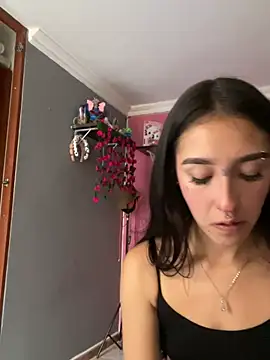 Snapshot of NickiCute_ chatting on 07.16.26 NickiCute online show from 07.16.26