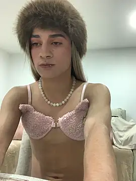Play dirtyydoll online show from 06.26.26