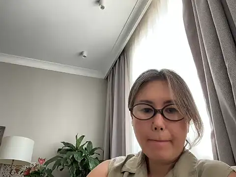 Snapshot of Nivoraja chatting on 07.05.26 Nivoraja online show from 07.05.26