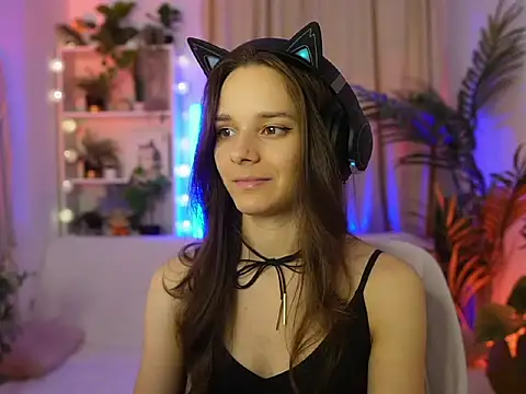 Anna Leah  online show from 07.25.26