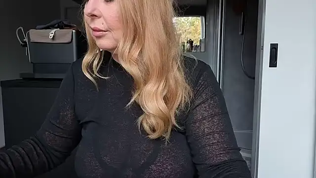 TammyJeann online show from 10.06.25