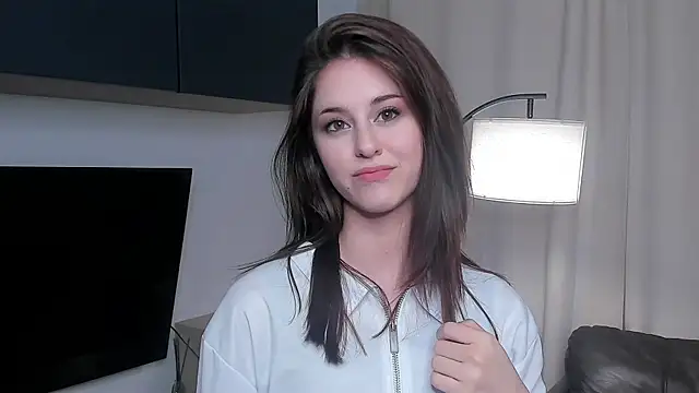 Snapshot of JuleeKnowell chatting on 07.03.26 JuleeKnowell online show from 07.03.26
