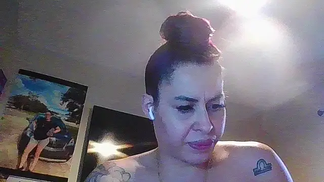 imisamoore69 online show from 11.24.25