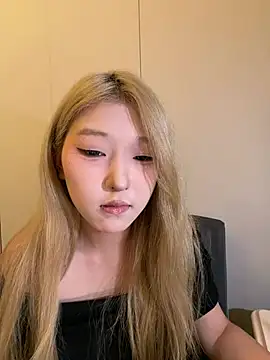 liyiyi- online show from 07.06.26