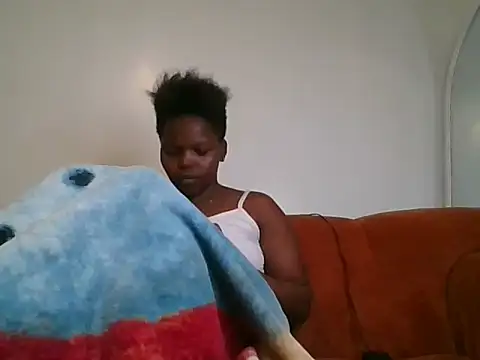 petite shakes online show from 07.08.26